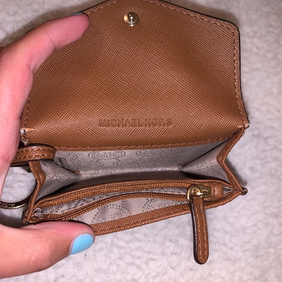 Michael Kors coin purse/Id holder - Picture 4 of 4